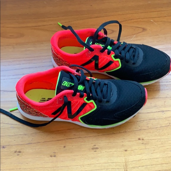 New Balance Racing Shoes - Picture 4 of 7